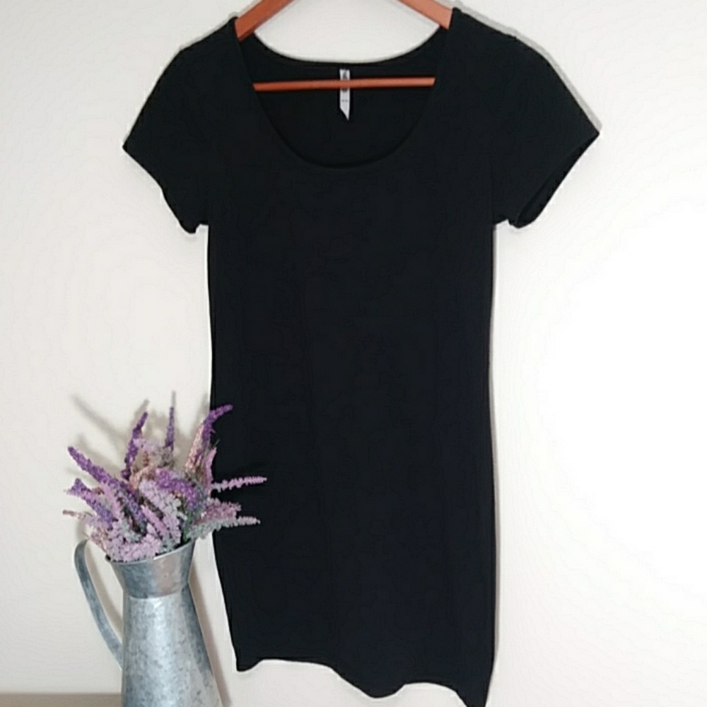 🍍Heart & Hips Short sleeve Black Dress